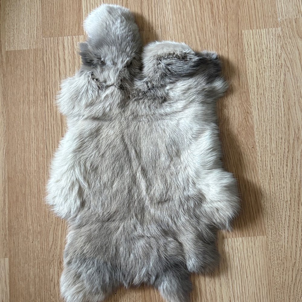 A262 Gray & White Rabbit Fur Pelt for Crafts and Display